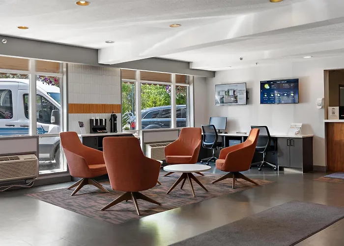 Days Inn By Wyndham Victoria Airport Sidney