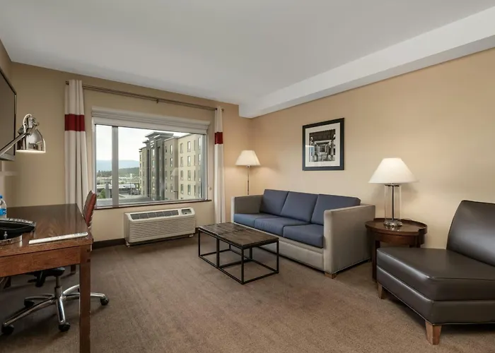 Four Points By Sheraton Kelowna Airport