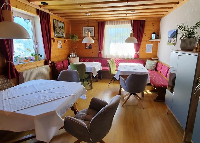 Ferienwohnung Am Krausberghof Mit Balkon Und Parkplatz, Aufenthaltsraum, 6 Fahrminuten Zur Alpentherme Gastein Und Zur Schlossalmbahn