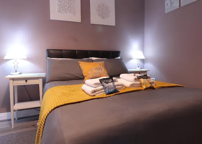 Modern Leeds Apartment Free Parking Near Hospital & Arena
