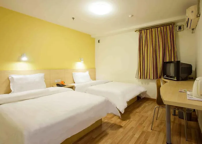 7 Days Inn Chengdu Beicheng Street Wukuaishi Metro Station