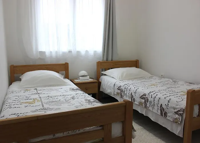 Apartment Maras