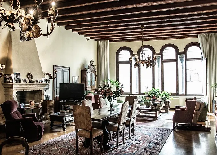 Palazzo Altinate - Note Di Piano
