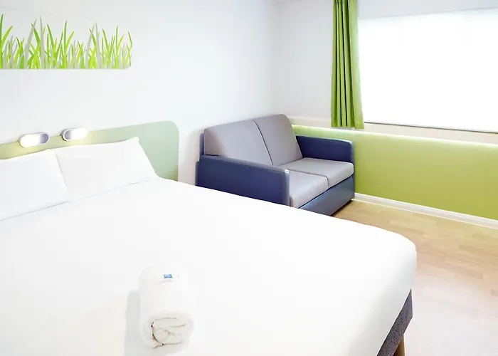 Warrington Motel, J20 M6 Lymm Services