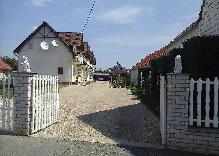Petrovics Apartmanhaz 1