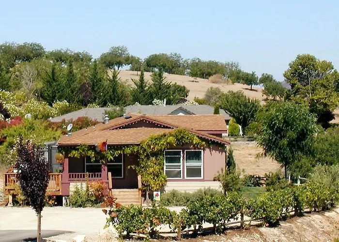 Sirena Vineyard Resort - 3 Bedroom Guest House
