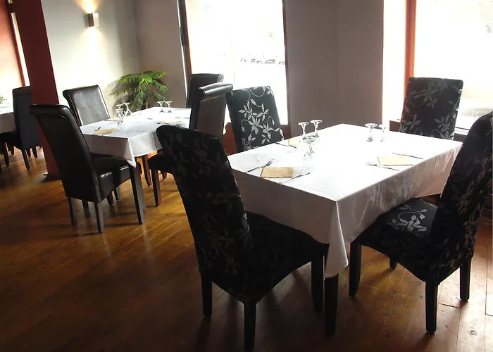 Hotel Saloon