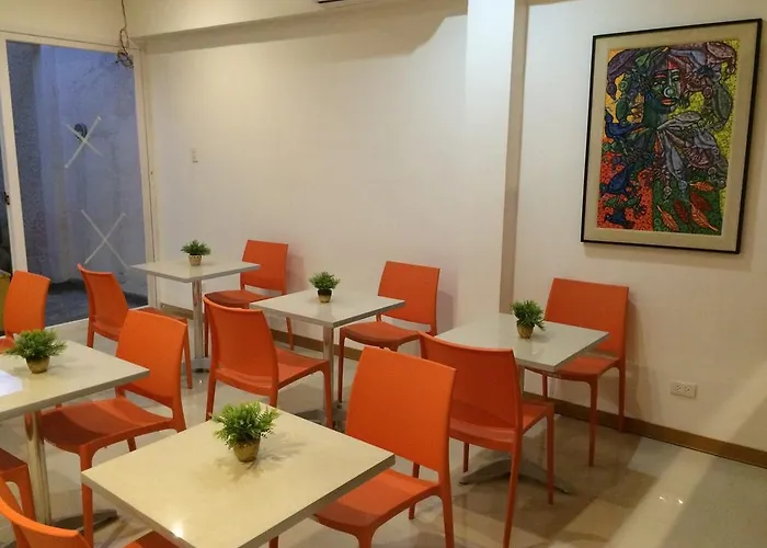 Stone House Hotel Pasay