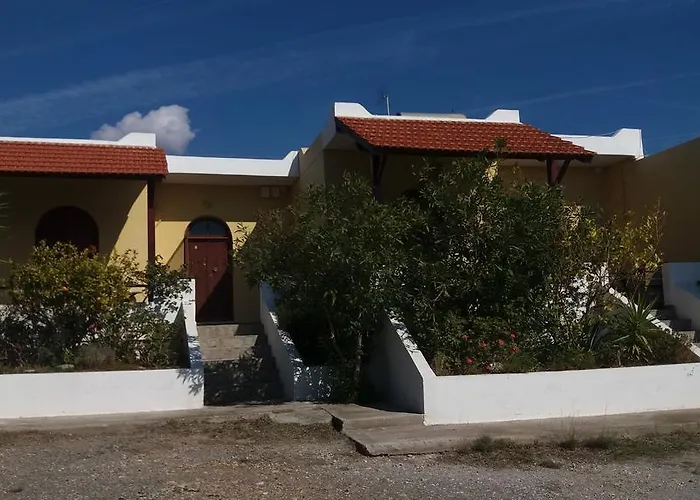 Elia Houses
