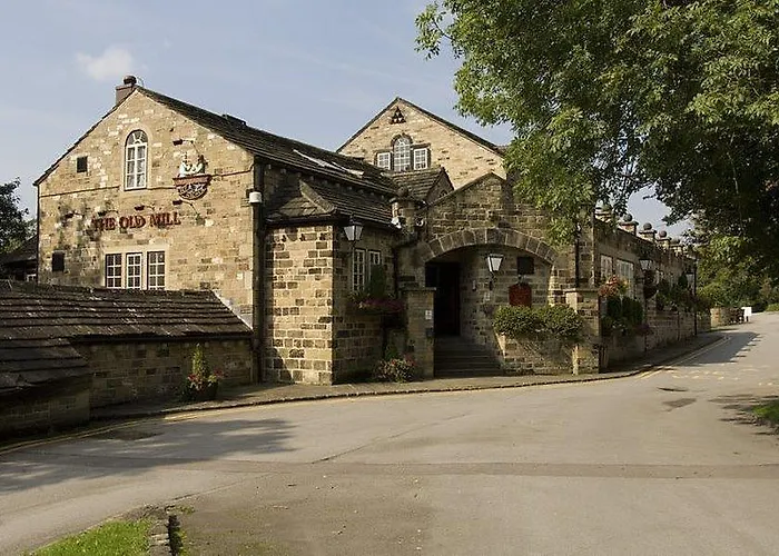 Premier Inn Huddersfield North