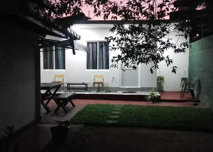 Araliya White House