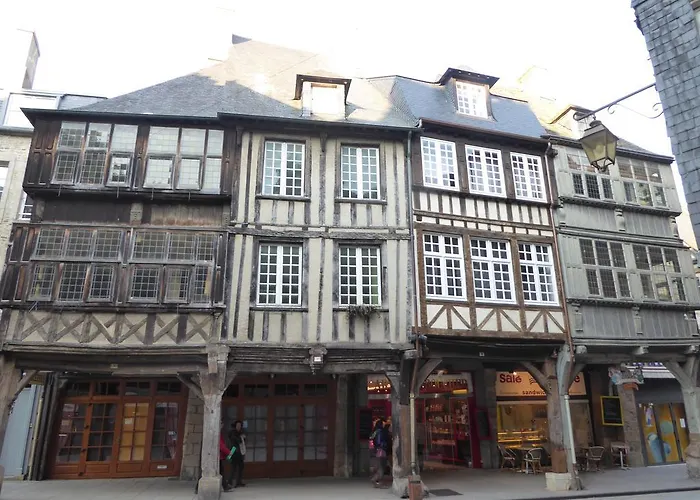 Appartement Des Remparts, Avec Jardin En Centre Ville