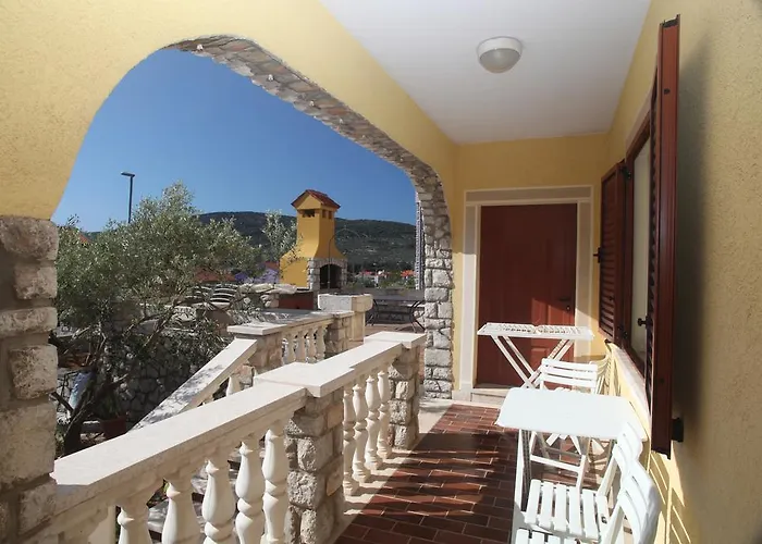 Cres Sucic Apartments