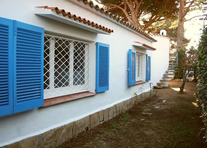 Superb Seafront Villa