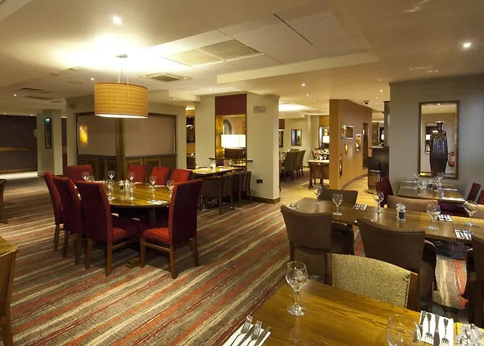 Premier Inn London Heathrow Airport T2 & T3 - Bath Road