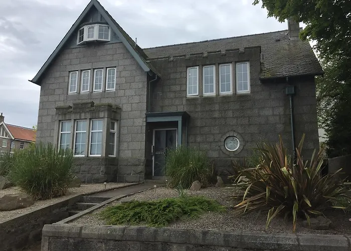 Aberdeen Serviced Apartments - The Lodge