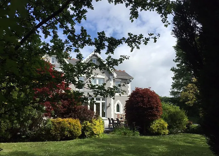 Llwyn Country House