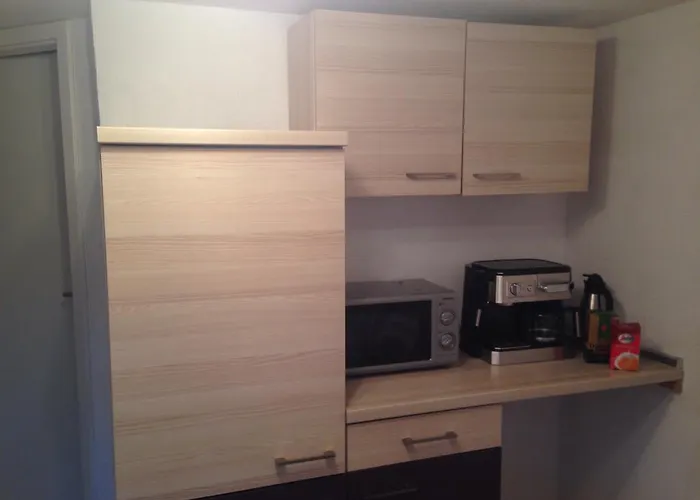 Guest Appartements Mit 2 Getrennten Schlafzimmern Fuer 4 Personen 24H Check In
