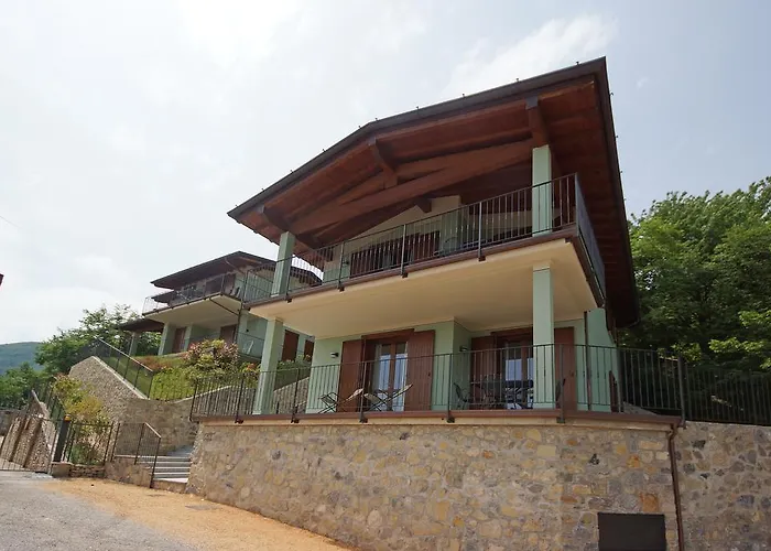 Les Maisons - Ruculi Hospitality