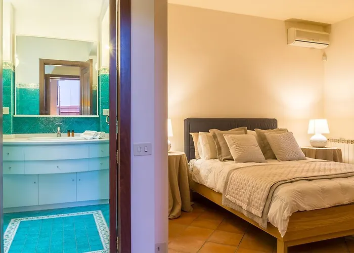 Villa Battiato . Home N Pool