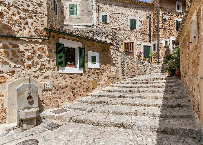 Town House Cas Decu