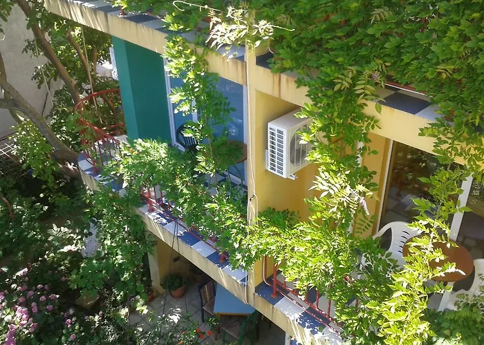 The Colourful Mansion Hotel