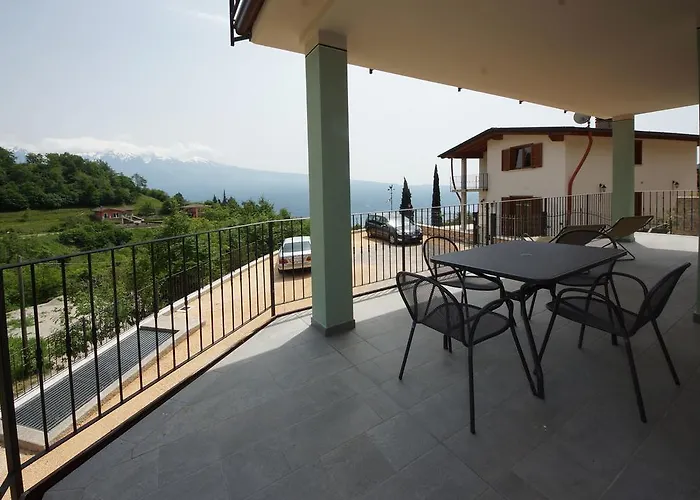 Les Maisons - Ruculi Hospitality