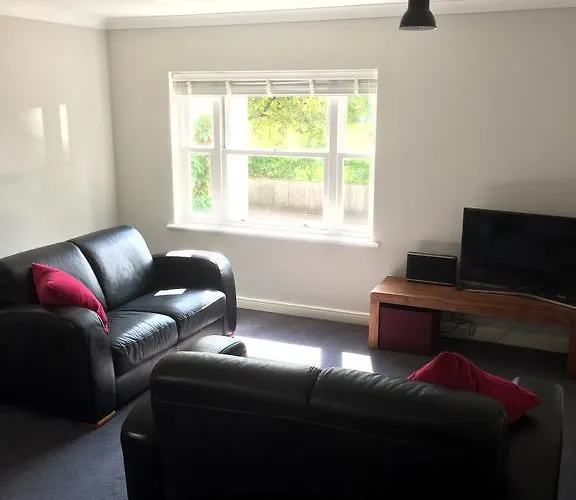 3 Summertown Court
