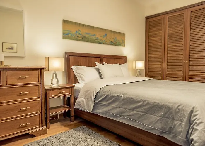 Elegant Supercentral Apartment