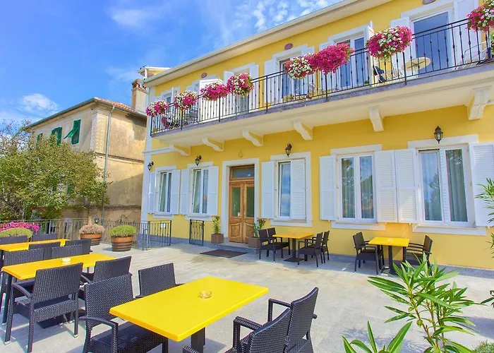 Frajona Apartments