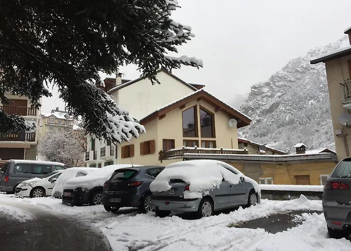 Ski Lodge