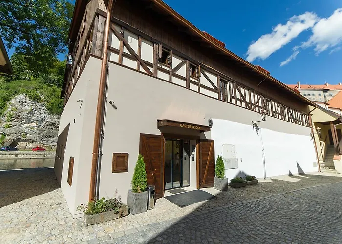 Garni Hotel Castle Bridge