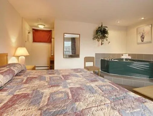 Super 8 By Wyndham Kingston