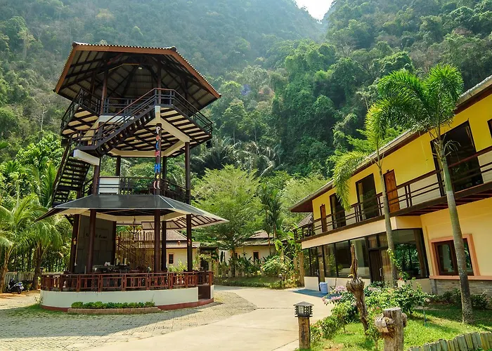 Palms Hill Resort
