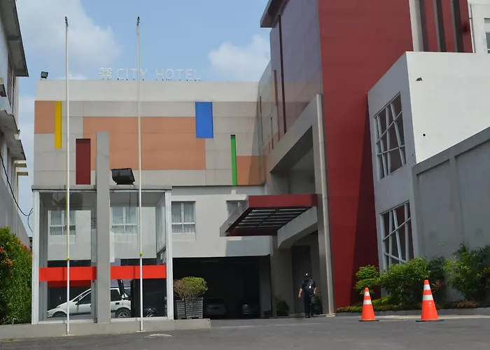 City Hotel
