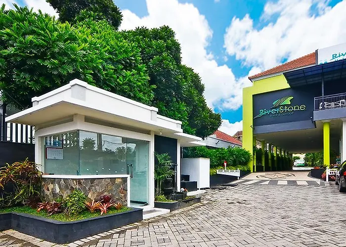 Riverstone Hotel & Cottage