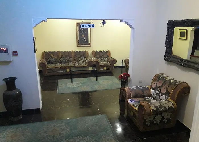 Lake Hotel