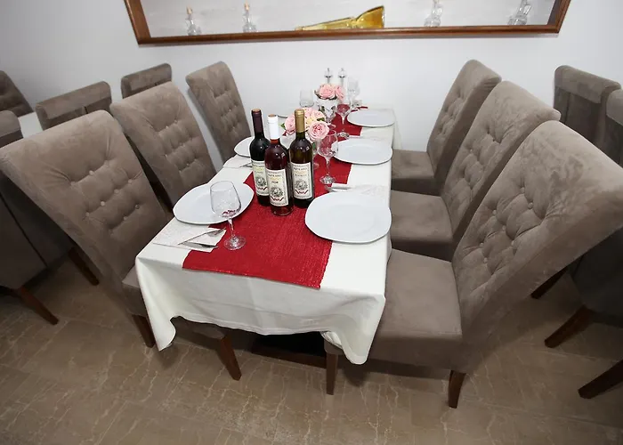 Apis Hotel