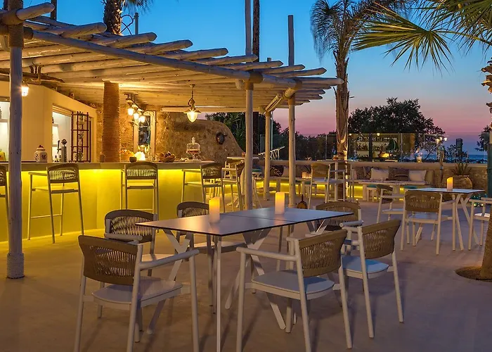 White Pearls-Adults Only Luxury Suites