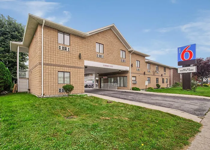 Motel 6-Windsor, On