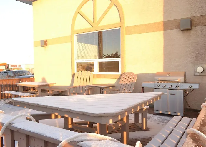 Aurora Park Inn & Suites