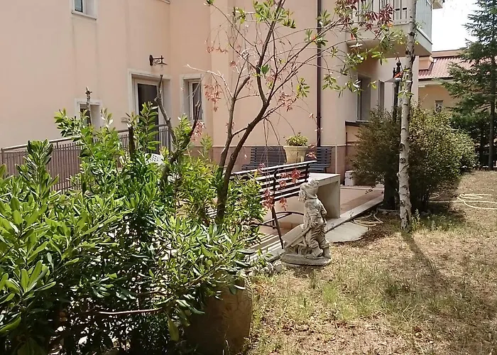 Hotel Holiday House