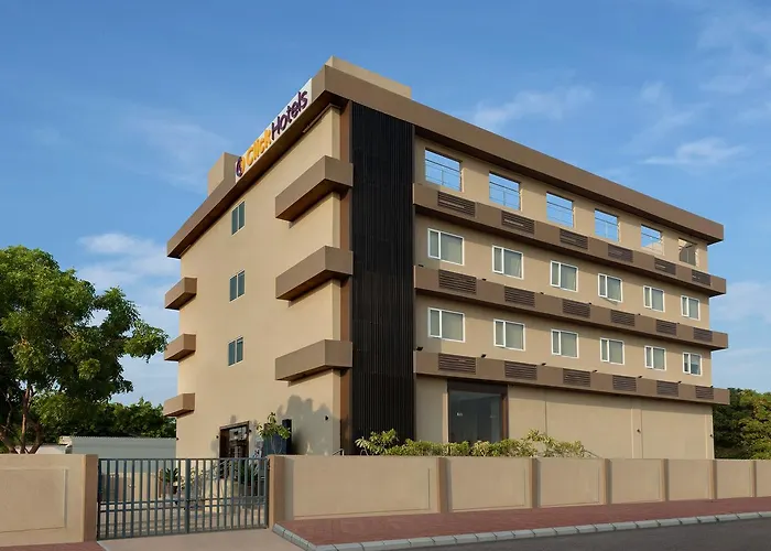 Click Hotel Bhuj