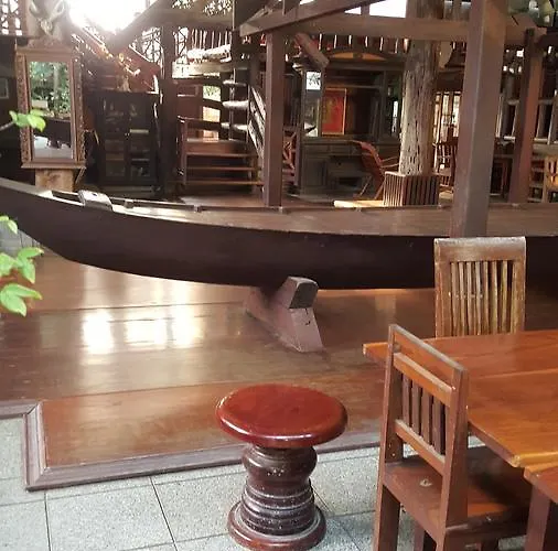 Ruean Mai Chai Khlong