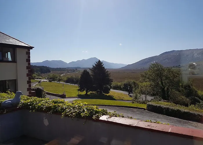 Kylemore Pass Hotel