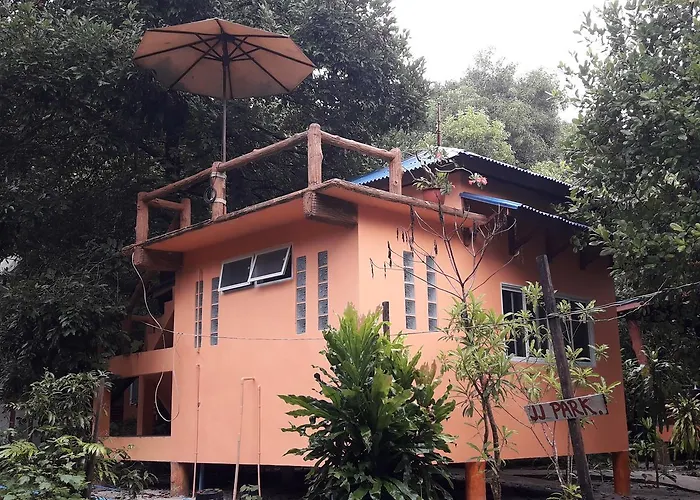 Jj Beach Resort & Jj Seafood