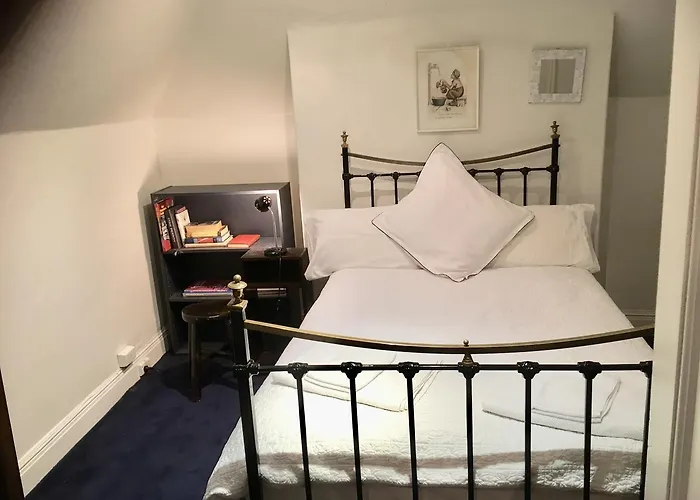 Charming Federation Style Home Minutes From Cbd