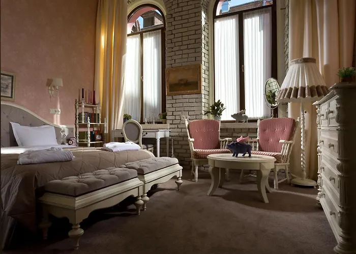 Hotel 19