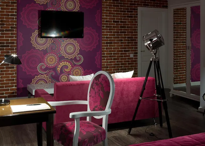 De Gaulle Boutique Hotel