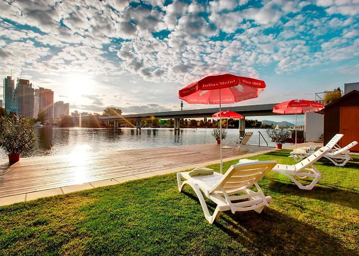 Strandhotel Alte Donau